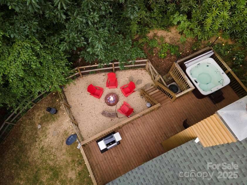 45 Ginger Lane, Waynesville, NC 28785.  MLS# CAR4256297, YatesRealty ID 18665. 