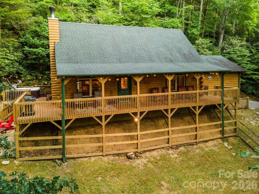 45 Ginger Lane, Waynesville, NC 28785.  MLS# CAR4338602, YatesRealty ID 18665. 