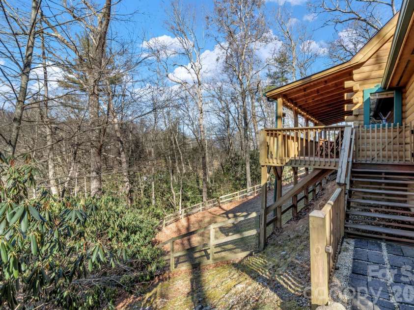 45 Ginger Lane, Waynesville, NC 28785.  MLS# CAR4338602, YatesRealty ID 18665. 