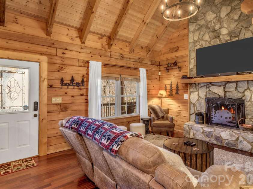 45 Ginger Lane, Waynesville, NC 28785.  MLS# CAR4338602, YatesRealty ID 18665. 