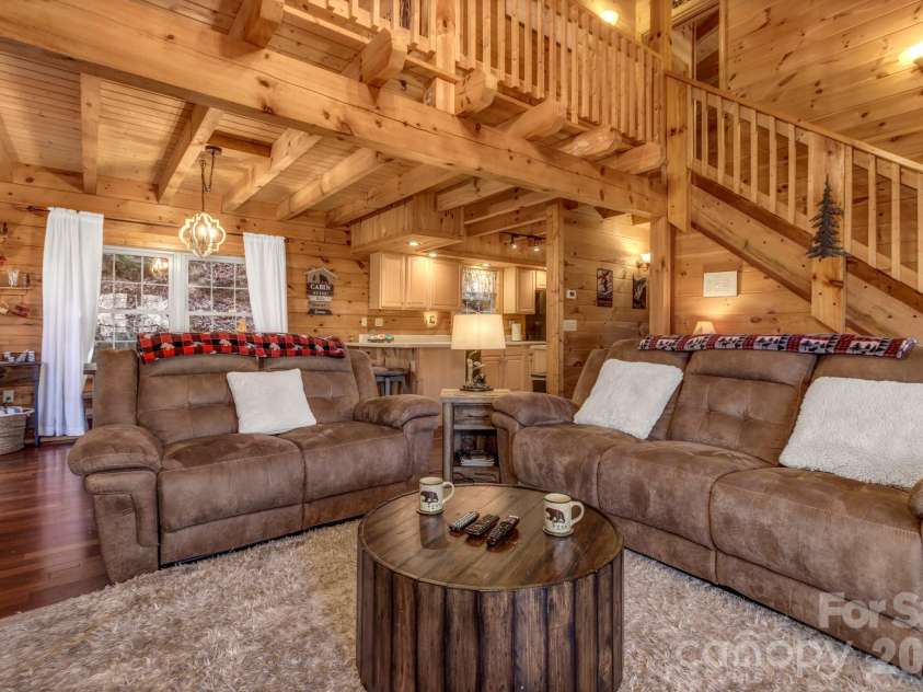 45 Ginger Lane, Waynesville, NC 28785.  MLS# CAR4338602, YatesRealty ID 18665. 