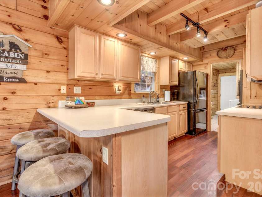 45 Ginger Lane, Waynesville, NC 28785.  MLS# CAR4338602, YatesRealty ID 18665. 