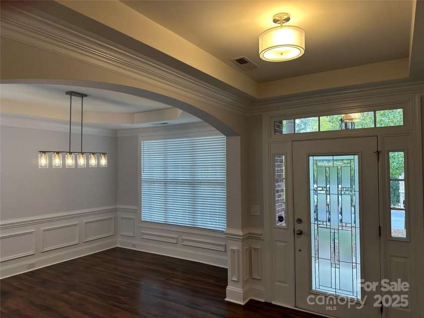10715 Tom Short Road, Charlotte, NC 28277.  MLS# CAR4263711, YatesRealty ID 18666. Entry Foyer / Dining ROom