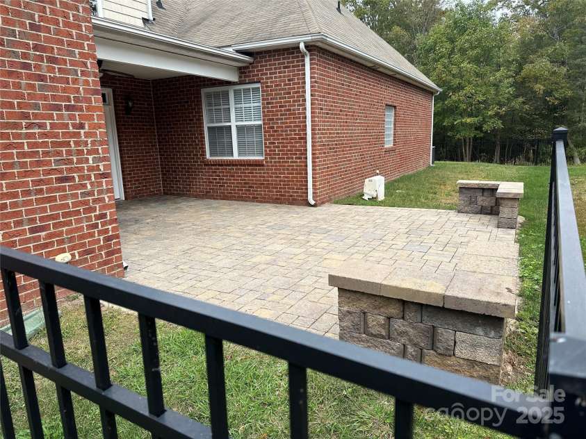 10715 Tom Short Road, Charlotte, NC 28277.  MLS# CAR4263711, YatesRealty ID 18666. Large Paver Patio- Fenced in Yard