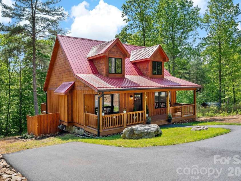 3122 Bear Paw Avenue, Valdese, NC 28690.  MLS# CAR4373638, YatesRealty ID 18666. 