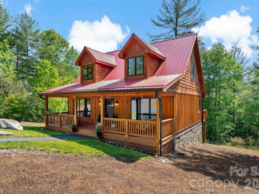 3122 Bear Paw Avenue, Valdese, NC 28690.  MLS# CAR4373638, YatesRealty ID 18666. 