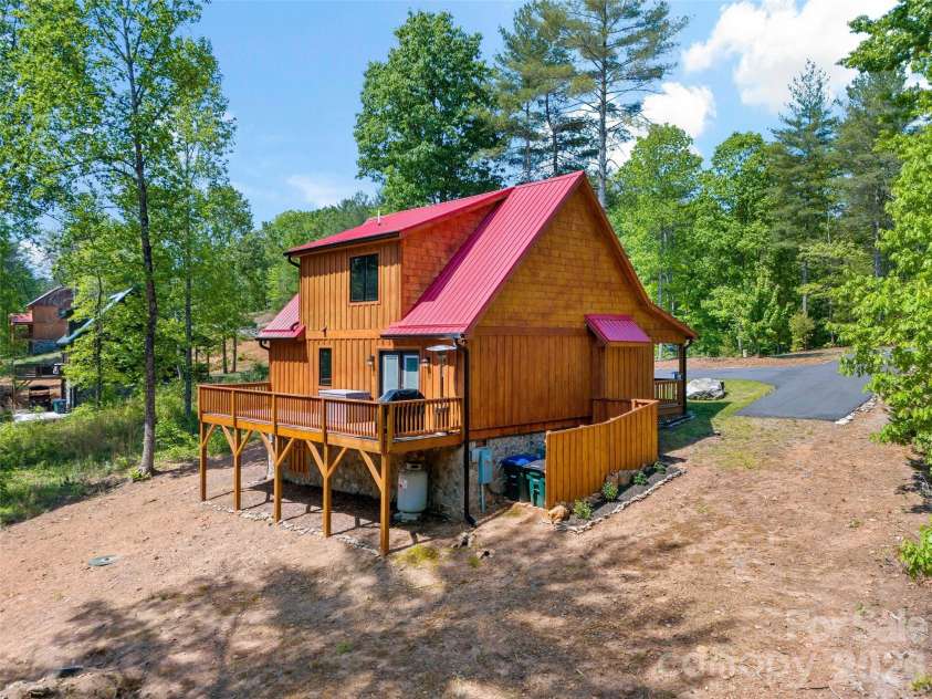 3122 Bear Paw Avenue, Valdese, NC 28690.  MLS# CAR4373638, YatesRealty ID 18666. 