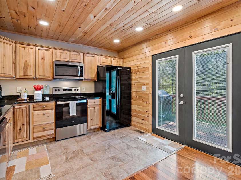 3122 Bear Paw Avenue, Valdese, NC 28690.  MLS# CAR4373638, YatesRealty ID 18666. 