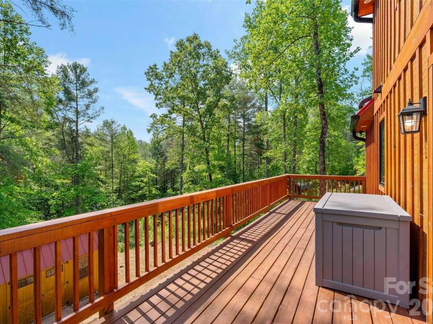 3122 Bear Paw Avenue, Valdese, NC 28690.  MLS# CAR4373638, YatesRealty ID 18666. 