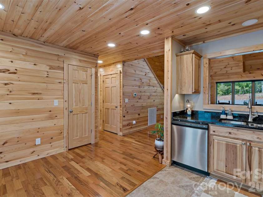 3122 Bear Paw Avenue, Valdese, NC 28690.  MLS# CAR4373638, YatesRealty ID 18666. 