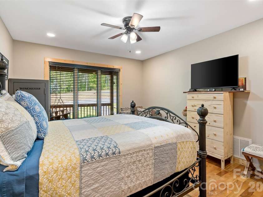 3122 Bear Paw Avenue, Valdese, NC 28690.  MLS# CAR4373638, YatesRealty ID 18666. 