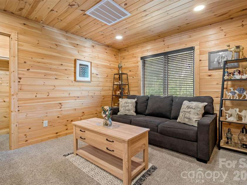 3122 Bear Paw Avenue, Valdese, NC 28690.  MLS# CAR4373638, YatesRealty ID 18666. 