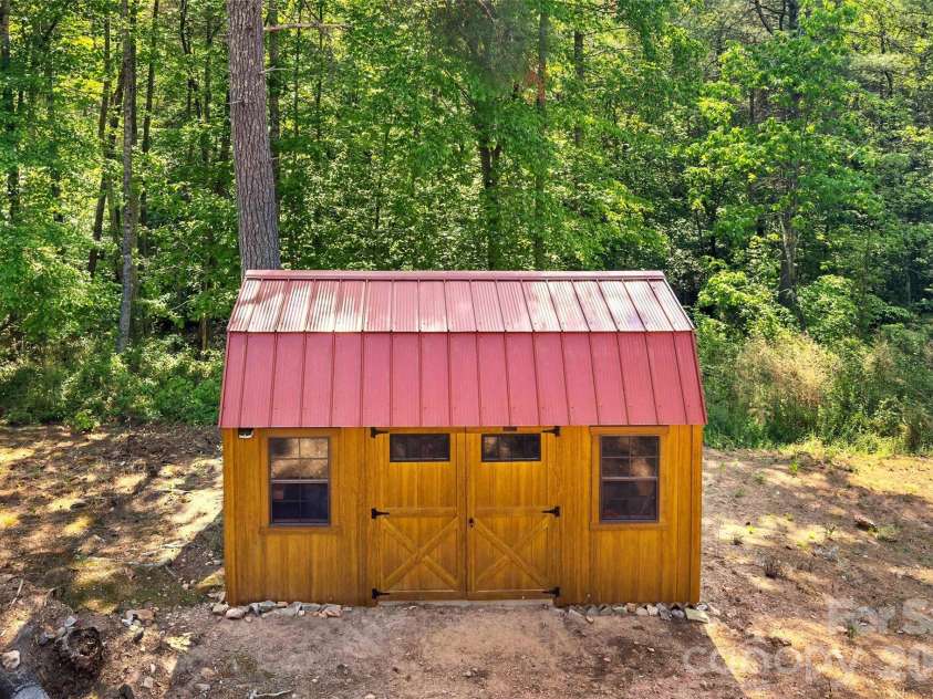 3122 Bear Paw Avenue, Valdese, NC 28690.  MLS# CAR4373638, YatesRealty ID 18666. 