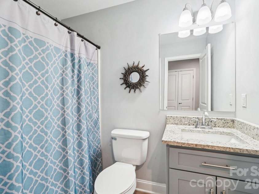 589 Newport Drive, Mount Gilead, NC 27306.  MLS# CAR4306770, YatesRealty ID 18667. Secondary Full Bathroom on Upper Level