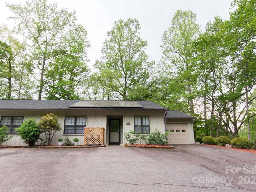 775B Oak Creek Road, Franklin, NC 28734.  MLS# CAR4252591, YatesRealty ID 18667. 