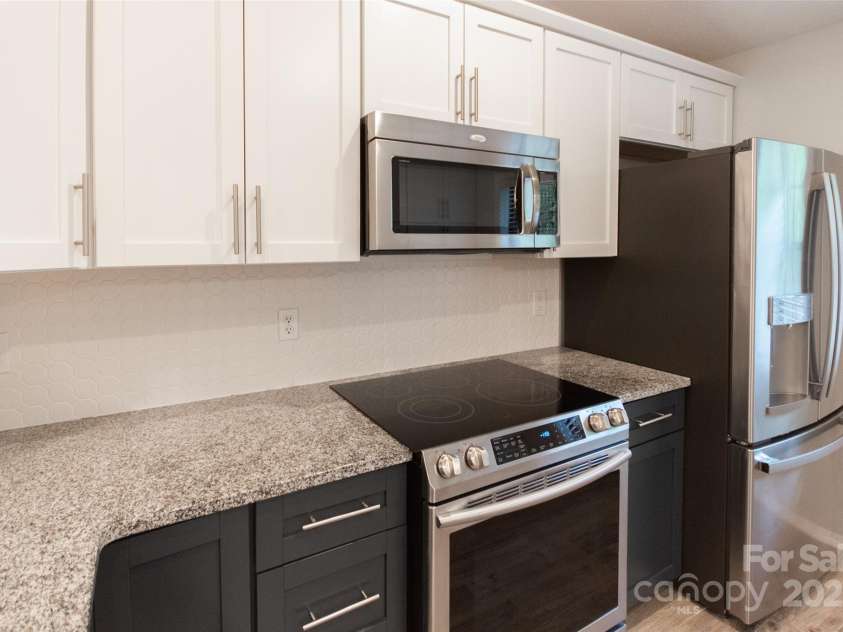 775B Oak Creek Road, Franklin, NC 28734.  MLS# CAR4252591, YatesRealty ID 18667. 