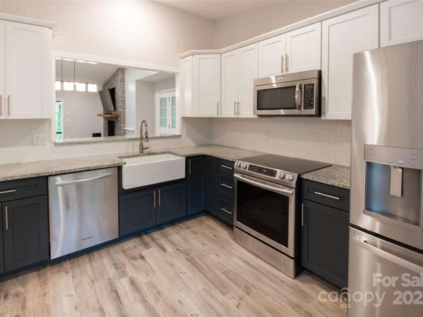 775B Oak Creek Road, Franklin, NC 28734.  MLS# CAR4252591, YatesRealty ID 18667. 