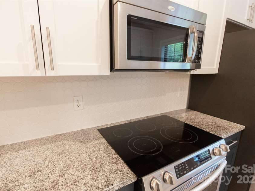 775B Oak Creek Road, Franklin, NC 28734.  MLS# CAR4252591, YatesRealty ID 18667. 