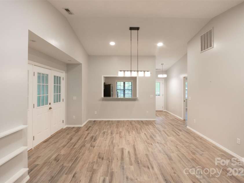 775B Oak Creek Road, Franklin, NC 28734.  MLS# CAR4252591, YatesRealty ID 18667. 