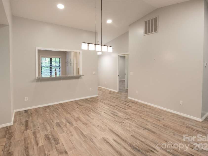 775B Oak Creek Road, Franklin, NC 28734.  MLS# CAR4252591, YatesRealty ID 18667. 