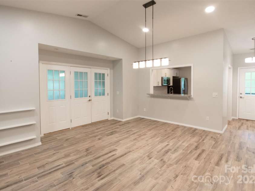 775B Oak Creek Road, Franklin, NC 28734.  MLS# CAR4252591, YatesRealty ID 18667. 
