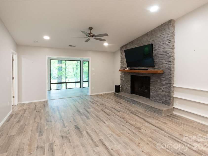 775B Oak Creek Road, Franklin, NC 28734.  MLS# CAR4252591, YatesRealty ID 18667. 