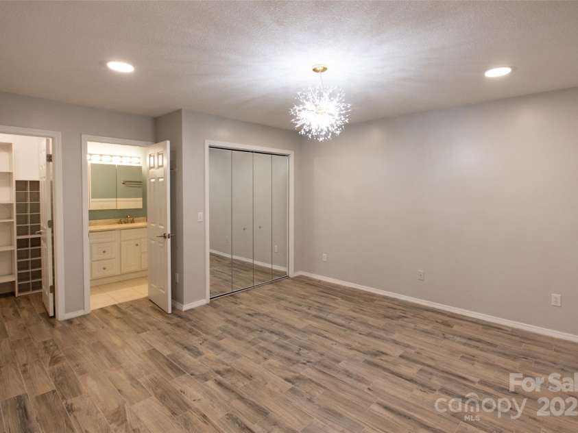 775B Oak Creek Road, Franklin, NC 28734.  MLS# CAR4252591, YatesRealty ID 18667. 