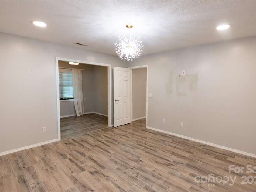775B Oak Creek Road, Franklin, NC 28734.  MLS# CAR4252591, YatesRealty ID 18667. 