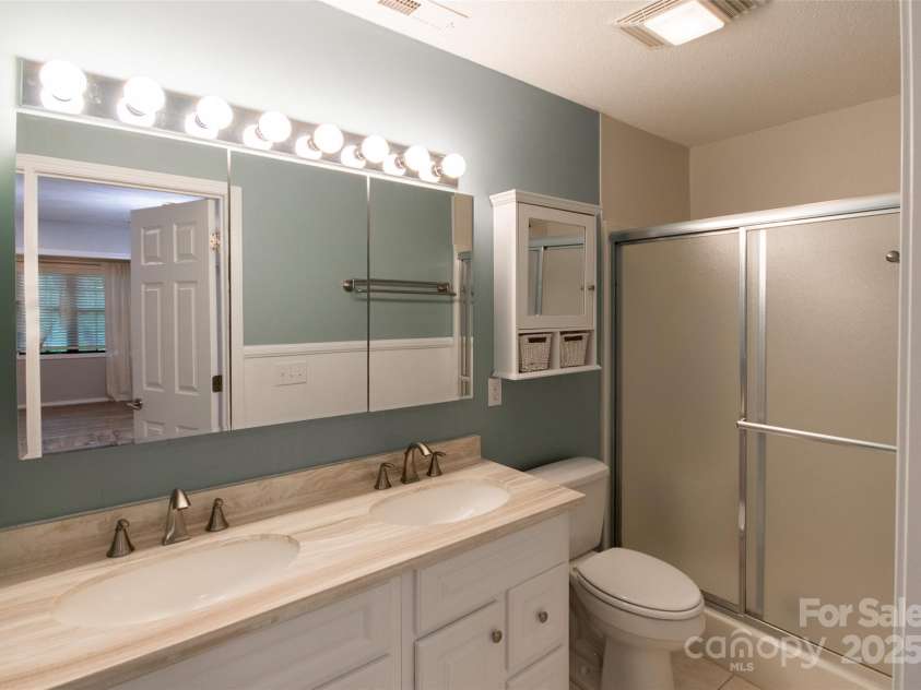 775B Oak Creek Road, Franklin, NC 28734.  MLS# CAR4252591, YatesRealty ID 18667. 
