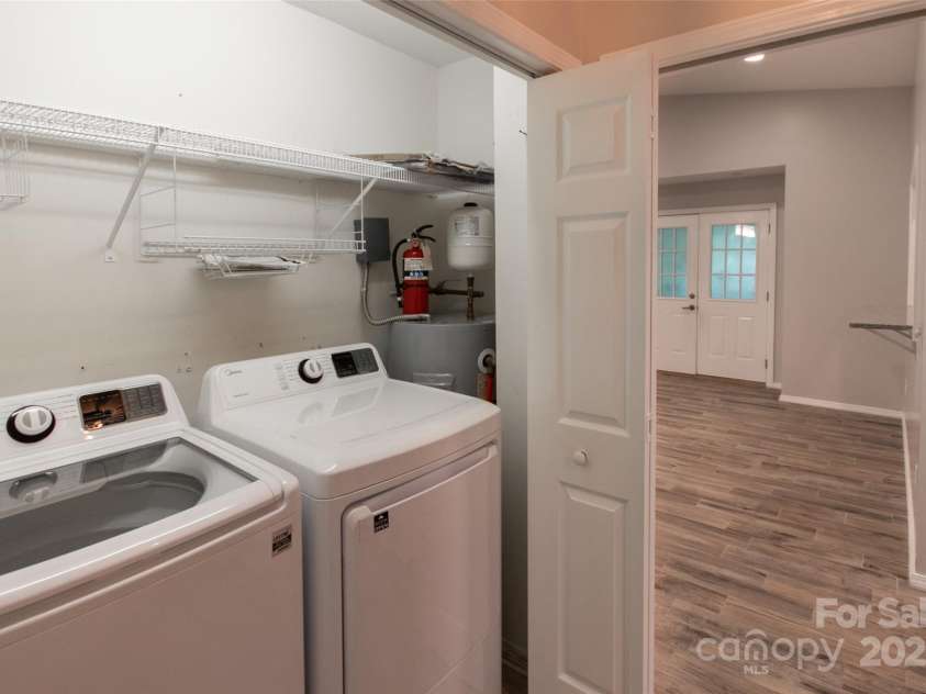 775B Oak Creek Road, Franklin, NC 28734.  MLS# CAR4252591, YatesRealty ID 18667. 