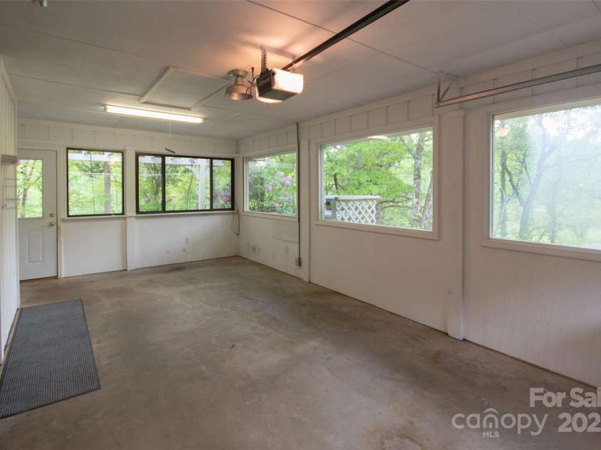 775B Oak Creek Road, Franklin, NC 28734.  MLS# CAR4252591, YatesRealty ID 18667. 