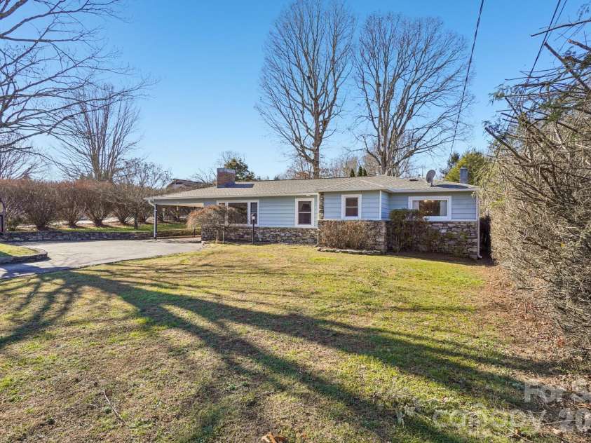 511 Oak Grove Road, East Flat Rock, NC 28731.  MLS# CAR4330256, YatesRealty ID 18668. 