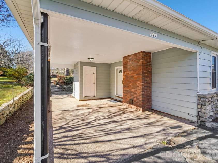 511 Oak Grove Road, East Flat Rock, NC 28731.  MLS# CAR4330256, YatesRealty ID 18668. 