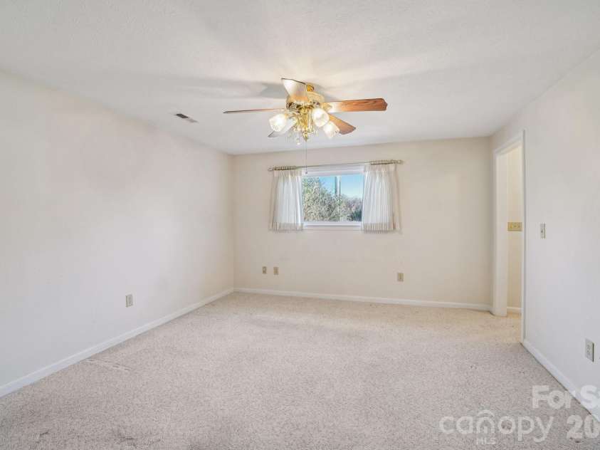 511 Oak Grove Road, East Flat Rock, NC 28731.  MLS# CAR4330256, YatesRealty ID 18668. 