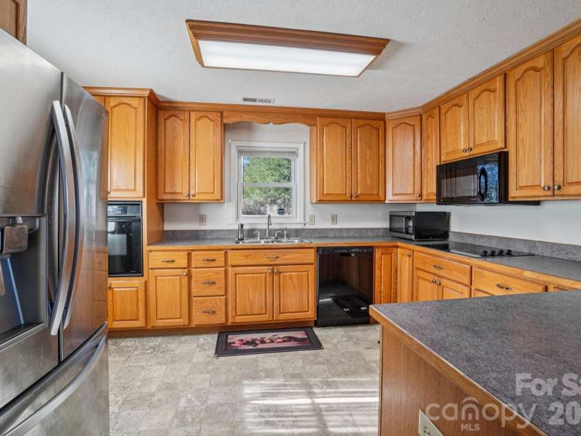 511 Oak Grove Road, East Flat Rock, NC 28731.  MLS# CAR4330256, YatesRealty ID 18668. 