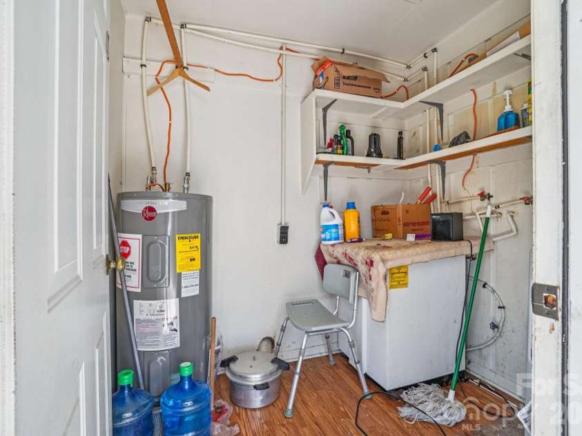 511 Oak Grove Road, East Flat Rock, NC 28731.  MLS# CAR4330256, YatesRealty ID 18668. 