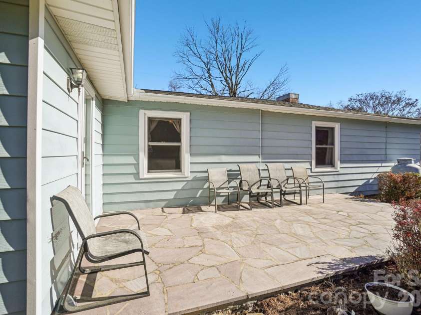 511 Oak Grove Road, East Flat Rock, NC 28731.  MLS# CAR4330256, YatesRealty ID 18668. 