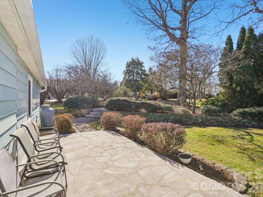 511 Oak Grove Road, East Flat Rock, NC 28731.  MLS# CAR4330256, YatesRealty ID 18668. 
