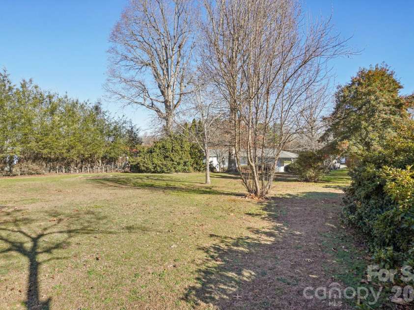 511 Oak Grove Road, East Flat Rock, NC 28731.  MLS# CAR4330256, YatesRealty ID 18668. 