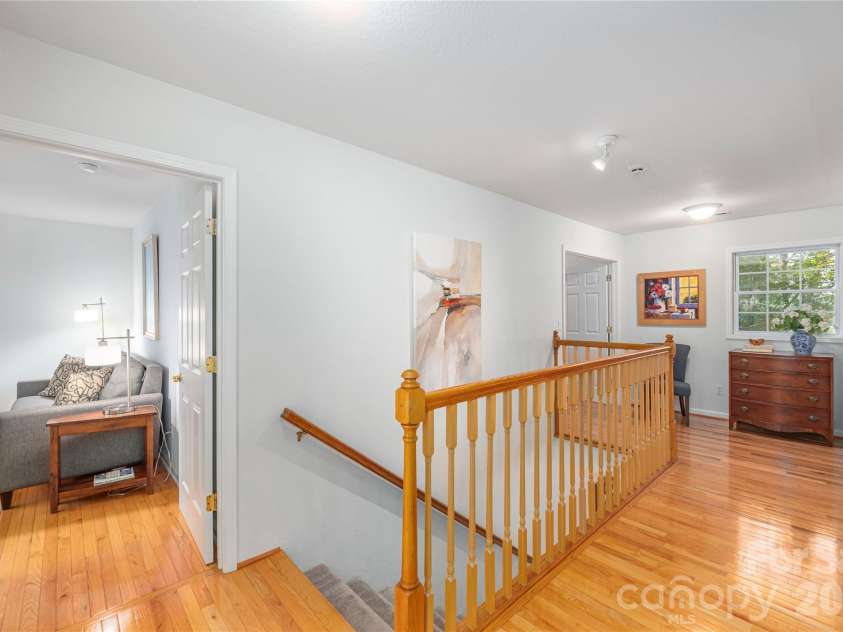 196 Rockhold Drive, Asheville, NC 28804.  MLS# CAR4374613, YatesRealty ID 18669. 