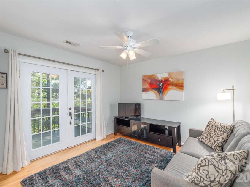 196 Rockhold Drive, Asheville, NC 28804.  MLS# CAR4374613, YatesRealty ID 18669. 