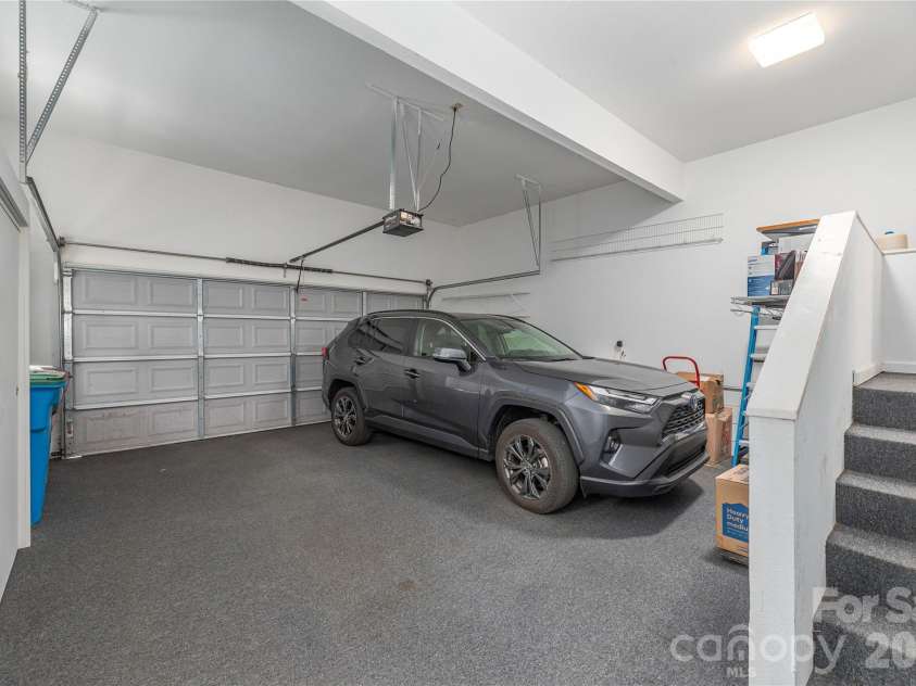 196 Rockhold Drive, Asheville, NC 28804.  MLS# CAR4374613, YatesRealty ID 18669. 