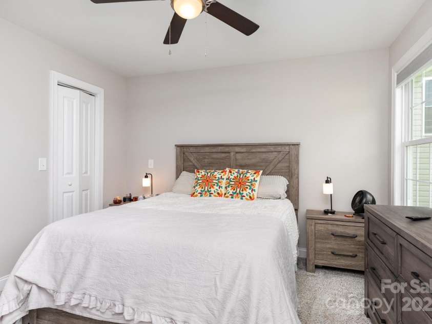 3965 Hemingway Drive, Hickory, NC 28601.  MLS# CAR4266382, YatesRealty ID 18669. 