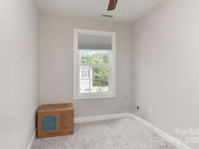 3965 Hemingway Drive, Hickory, NC 28601.  MLS# CAR4266382, YatesRealty ID 18669. 