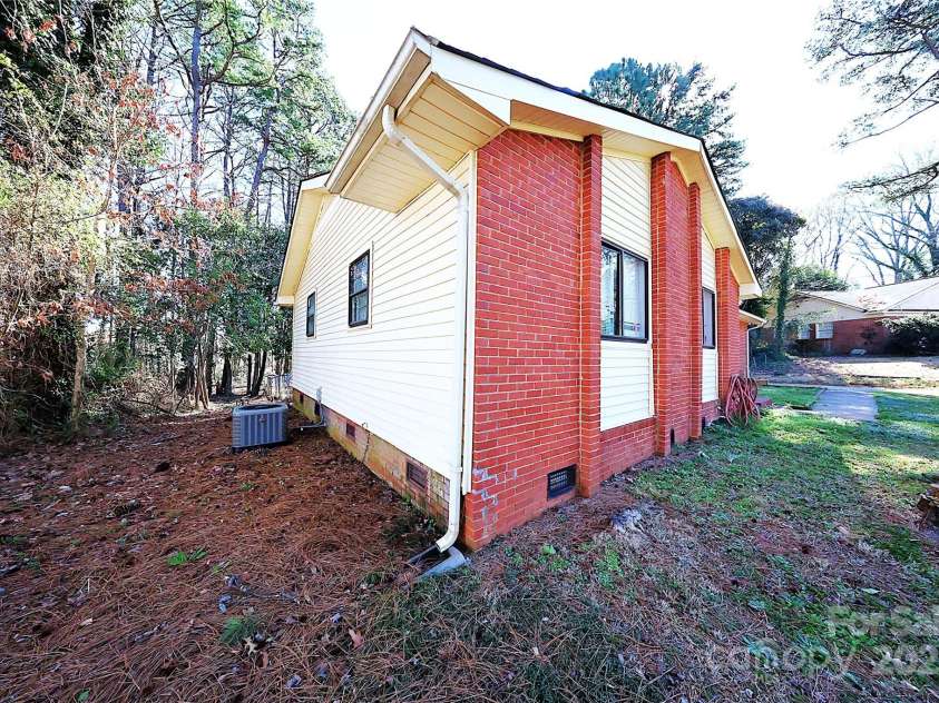 6245 Snowcrest Court, Charlotte, NC 28212.  MLS# CAR4232877, YatesRealty ID 1867. 