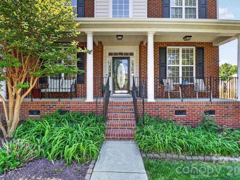 10011 King George Lane, Waxhaw, NC 28173.  MLS# CAR4371603, YatesRealty ID 18670. 