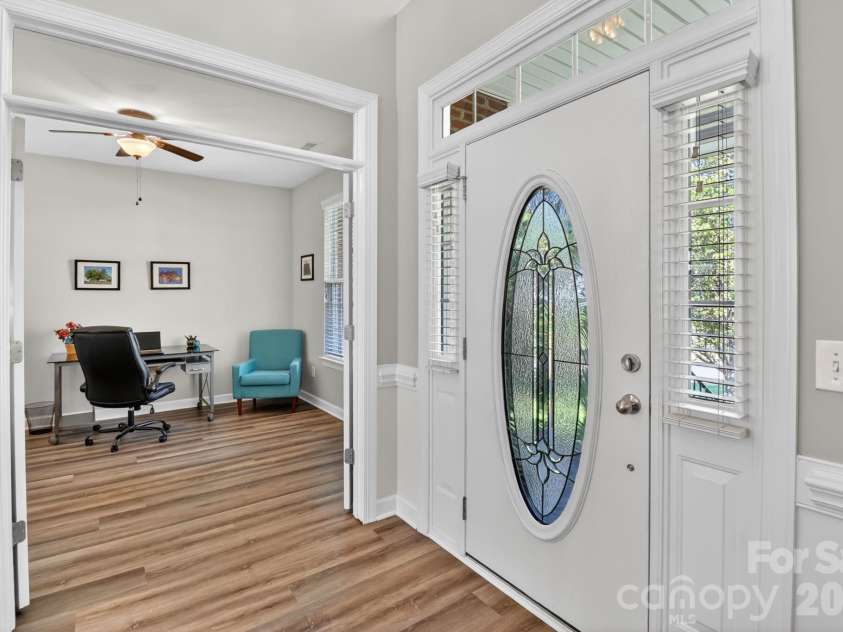 10011 King George Lane, Waxhaw, NC 28173.  MLS# CAR4371603, YatesRealty ID 18670. 