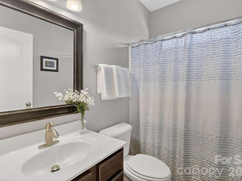 10011 King George Lane, Waxhaw, NC 28173.  MLS# CAR4371603, YatesRealty ID 18670. 
