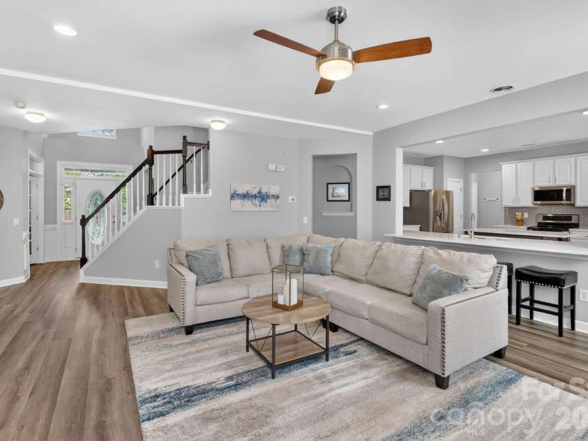 10011 King George Lane, Waxhaw, NC 28173.  MLS# CAR4371603, YatesRealty ID 18670. 