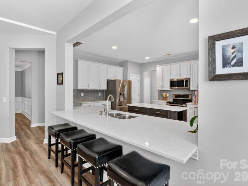 10011 King George Lane, Waxhaw, NC 28173.  MLS# CAR4371603, YatesRealty ID 18670. 